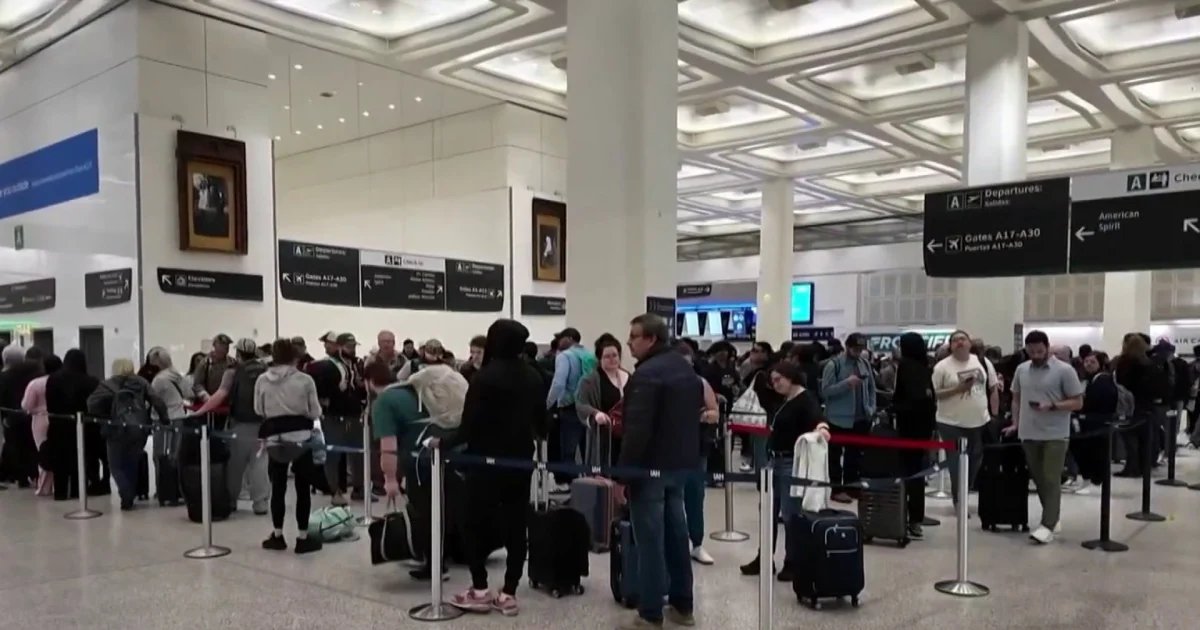 Long airport security lines worsening, as TSA officers continue working without pay