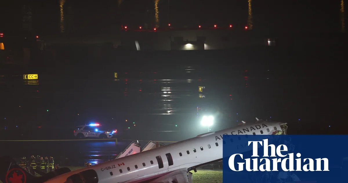 Air Canada plane collides with ground vehicle at New York’s LaGuardia airport, halting all flights | New York