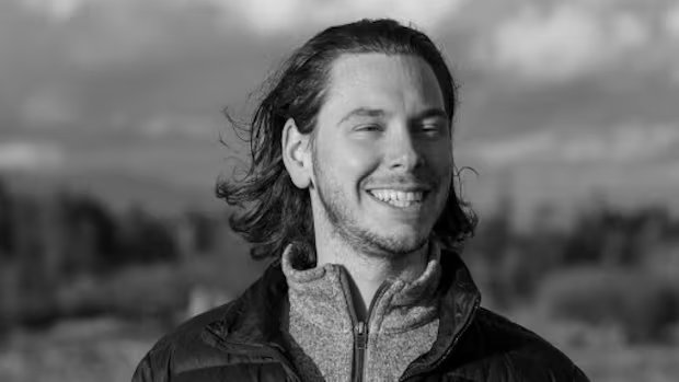 Quebec resident among 2 pilots killed in crash at New York’s LaGuardia airport