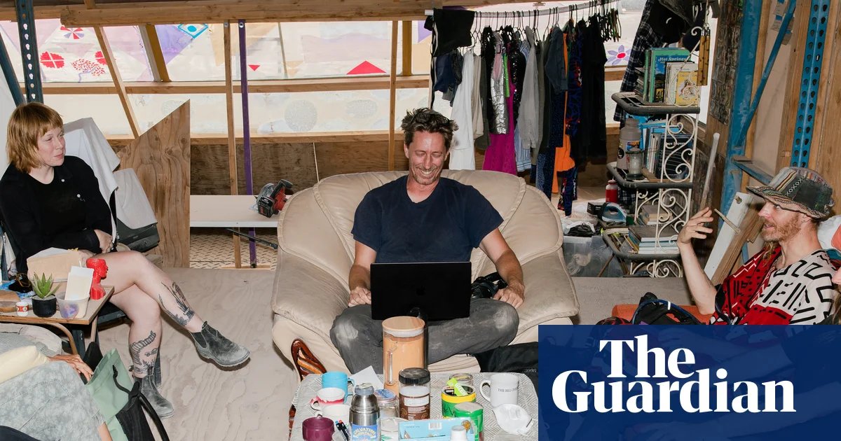 No tuition, no grades, no power grid: why are people flocking to a ‘college’ in the middle of the desert? | California