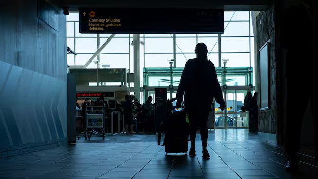 CTA to lower air passenger complaints fee after pressure from airlines, transport minister, documents show