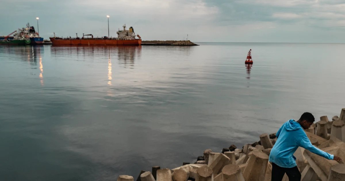 Pakistan moves to mediate between the U.S. and Iran as Trump says he’s ‘giving it five days’