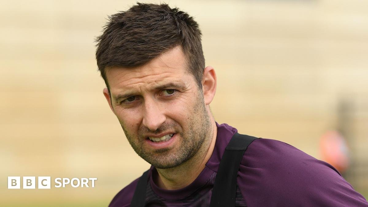 Mark Wood: Injured England bowler ‘improving’ but won’t push recovery