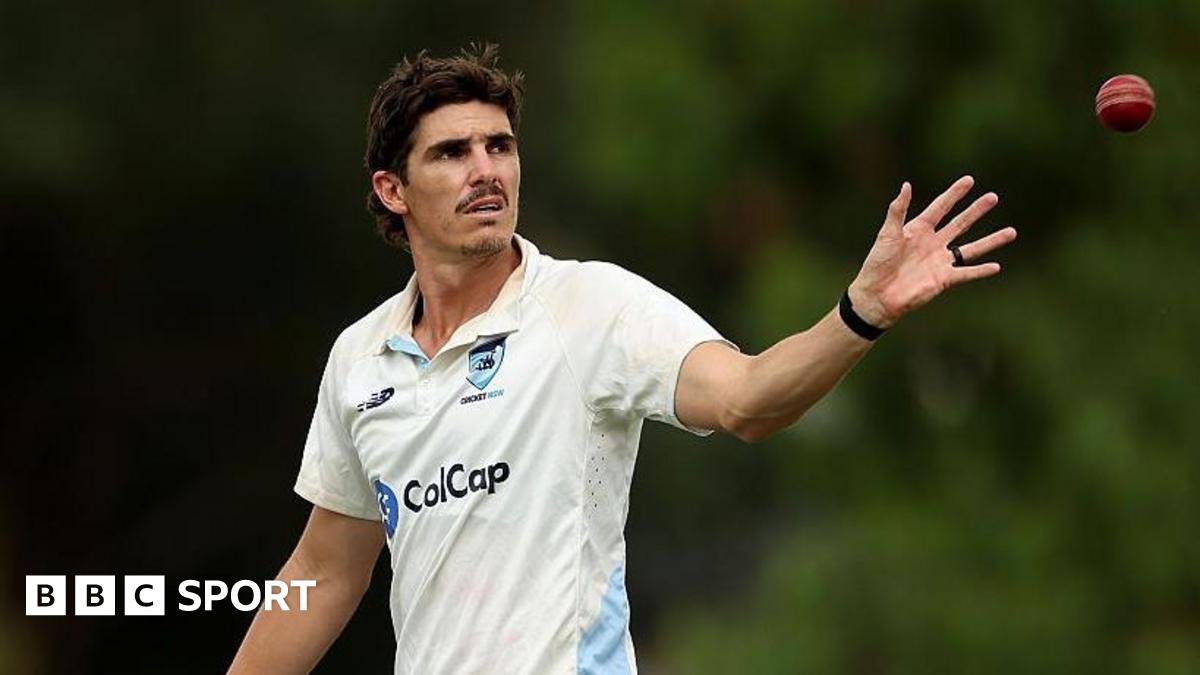 Sean Abbott: Australia international bowler re-signs for Surrey