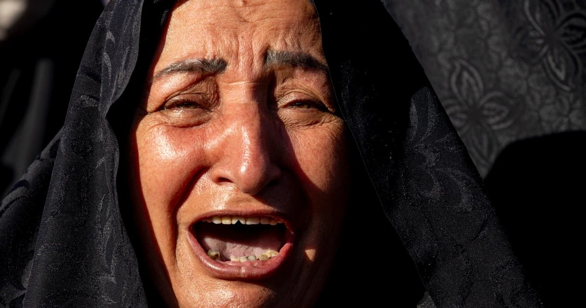 Thousands of Iranians turn out to mourn Ayatollah Ali Khamenei in Tehran