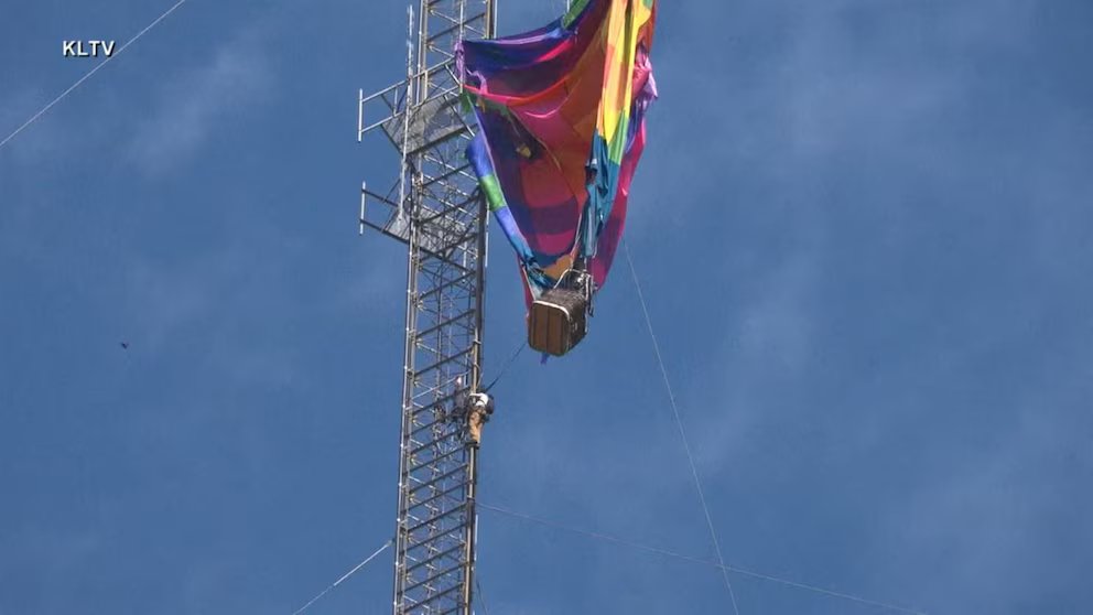 WATCH:  Urgent rescue after hot air balloon crash