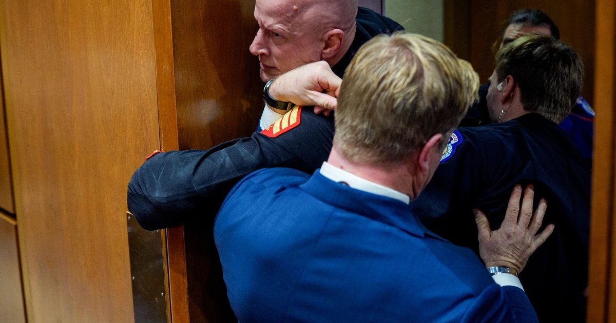 GOP senator helps Capitol Police remove anti-war protester during hearing
