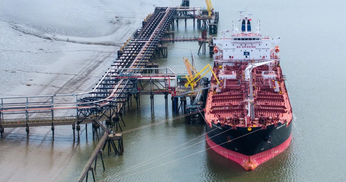 Dozens of countries agree to release 400 million barrels of oil