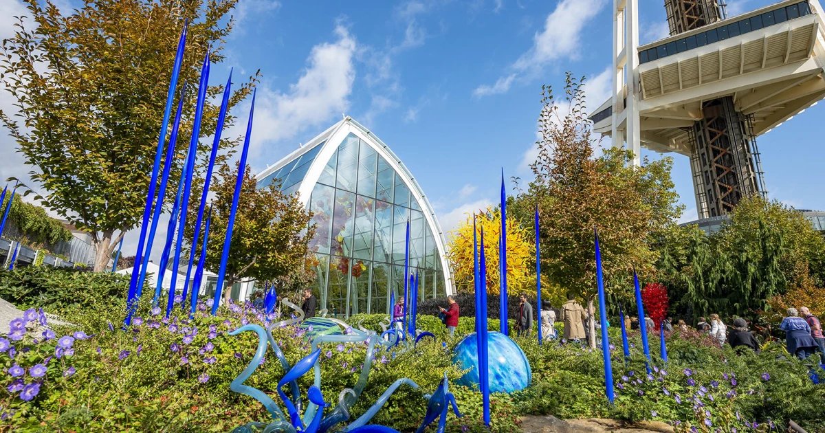 Vandal causes over $240K of damage to glass Chihuly sculptures near Seattle Space Needle
