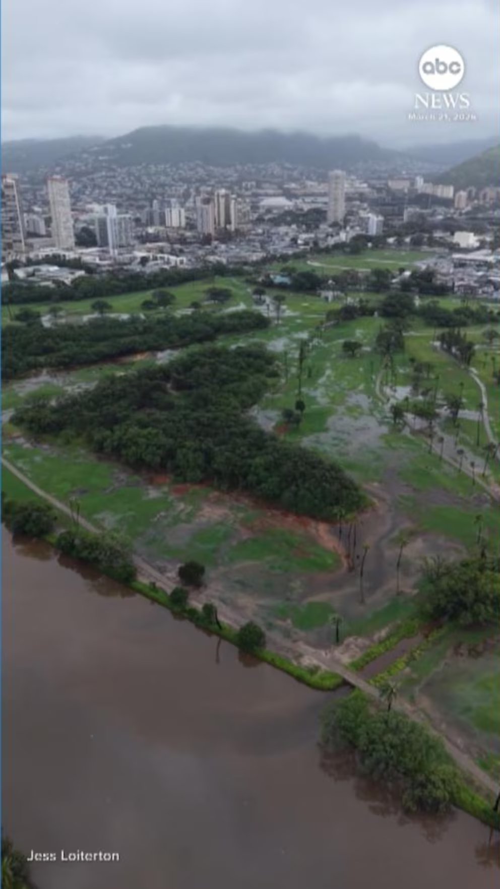 WATCH:  Thousands flee flooding in Hawaii