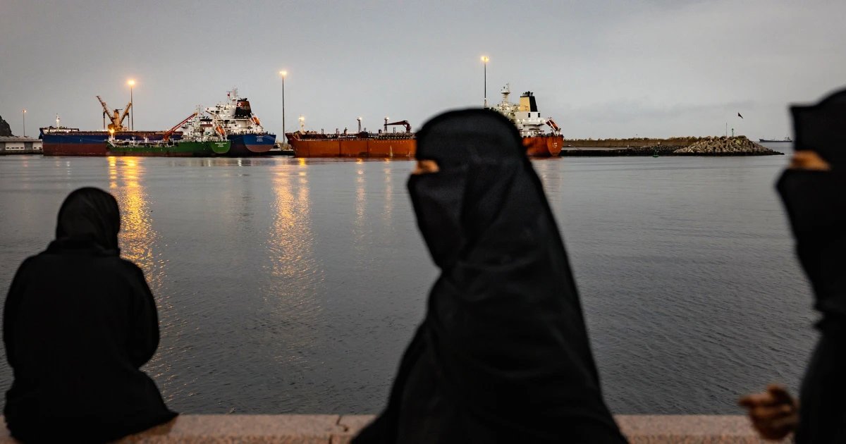 Sailors stranded in Persian Gulf as rockets fly over their heads