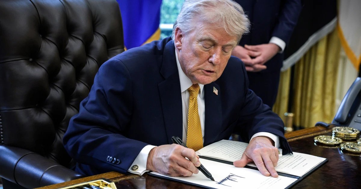 Trump’s signature to appear on paper currency in a first for a sitting president