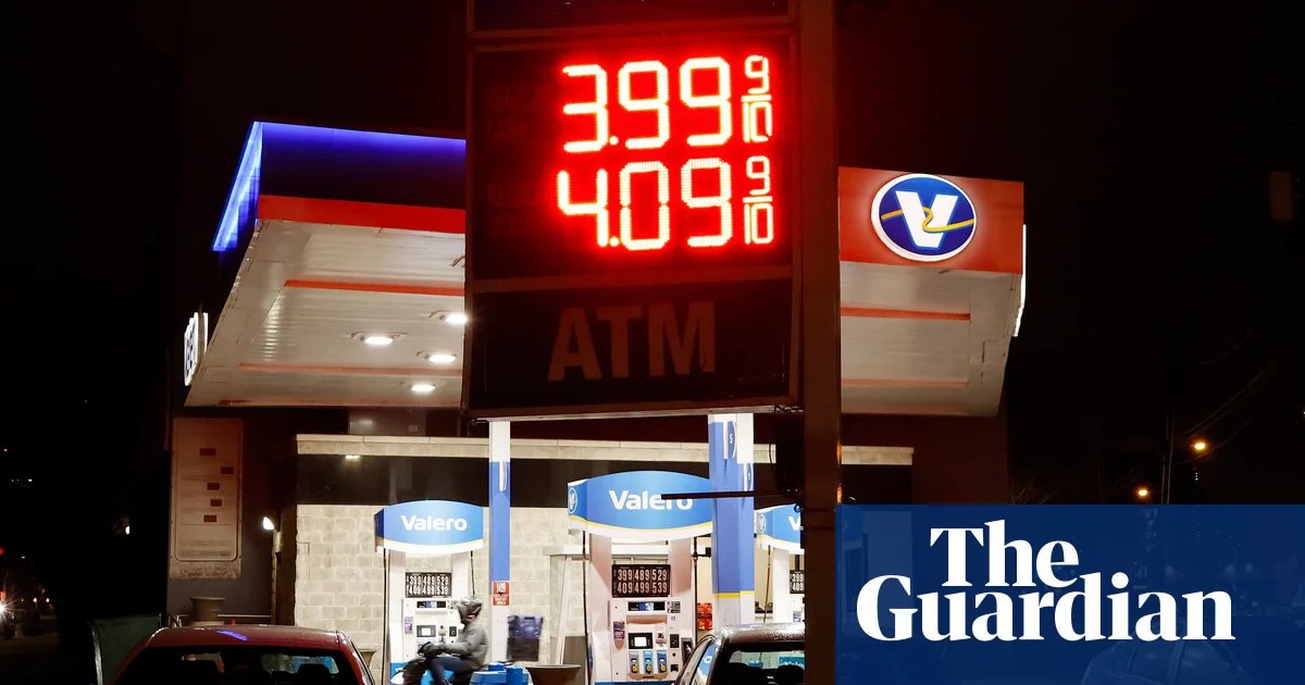 US average fuel price passes $4 a gallon for first time in four years amid Iran war | Oil