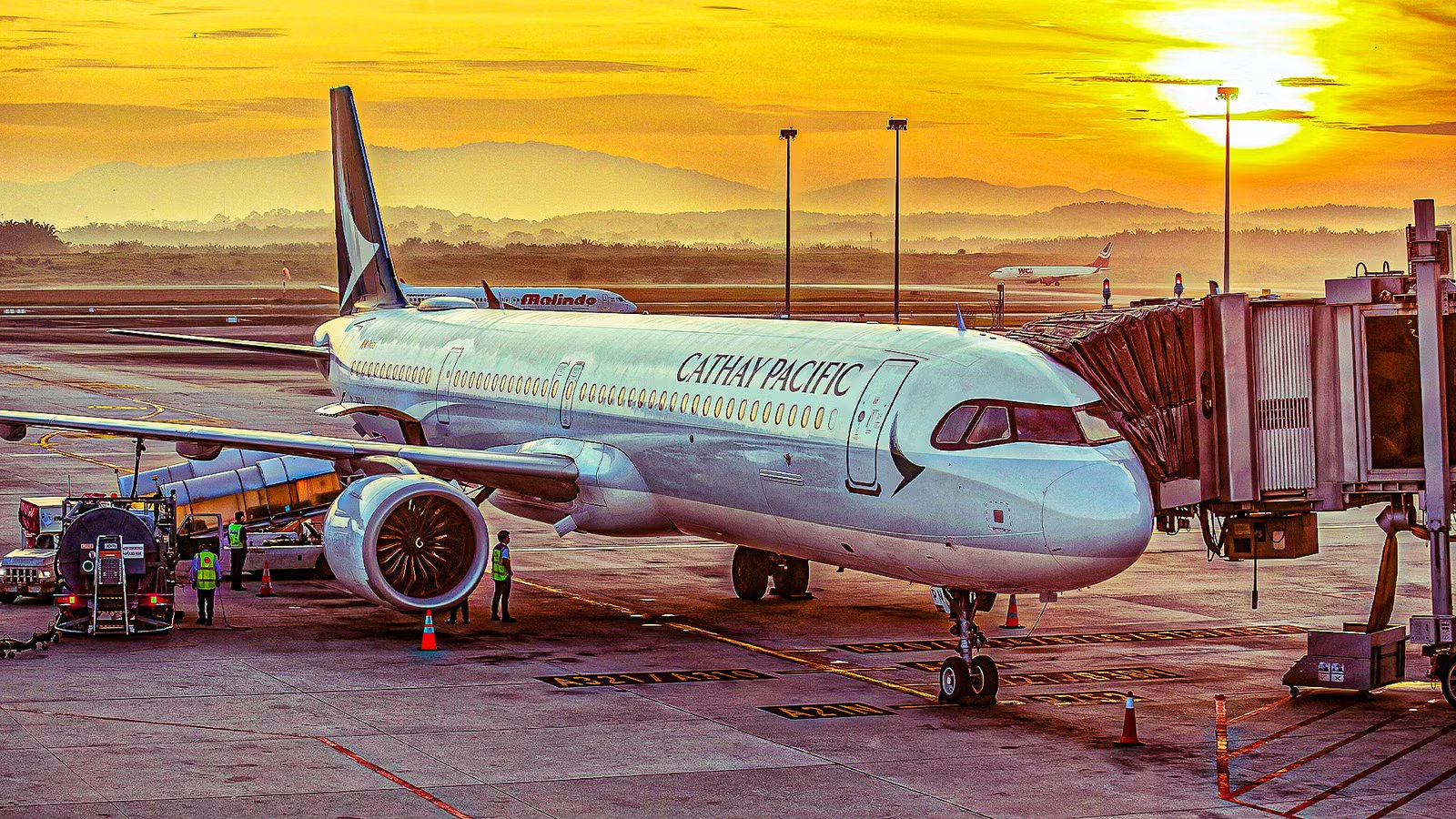 Cathay Pacific Doubles Fuel Fees Amid War