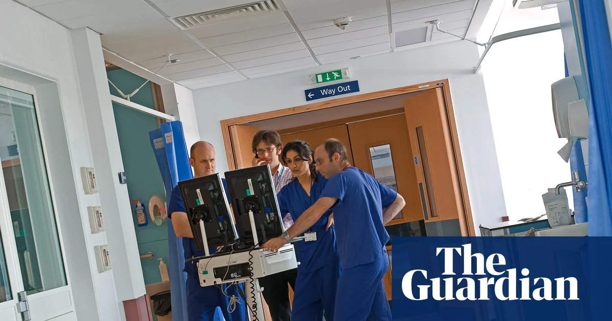 Keir Starmer gives resident doctors 48 hours to call off strike or lose offer | Doctors
