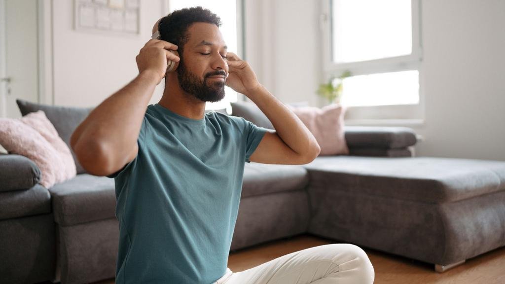 How to use AI tools to support our wellbeing in safe and simple ways