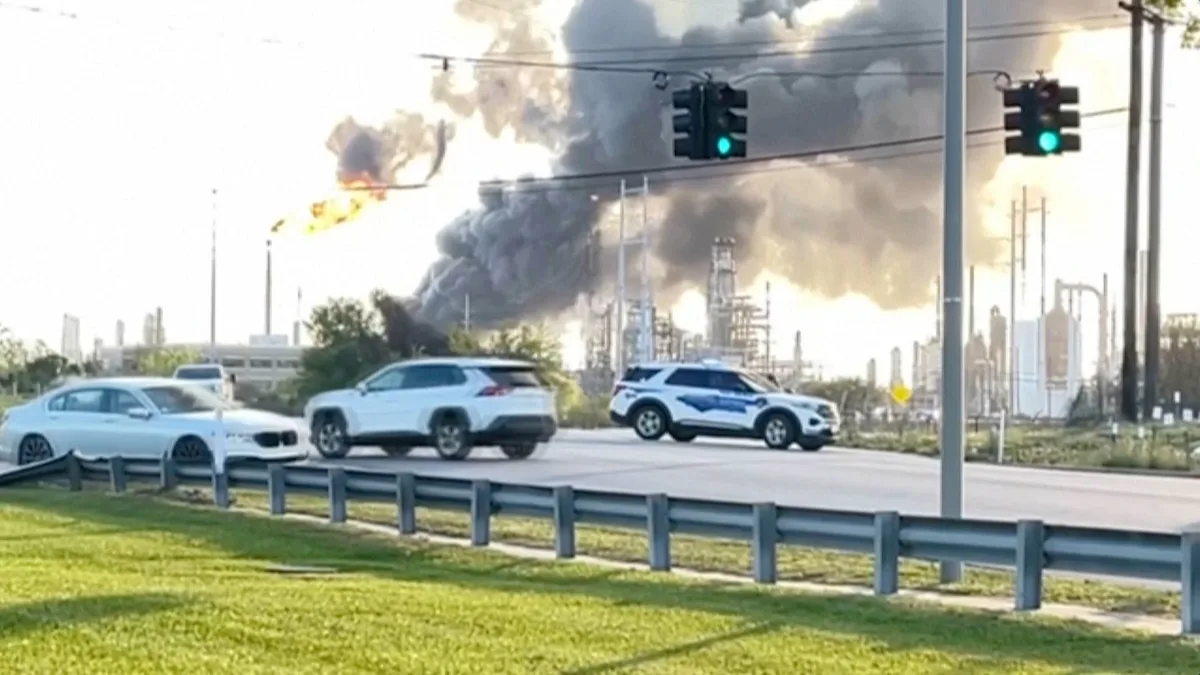 Large oil refinery explosion near Texas coast forces residents to shelter in place