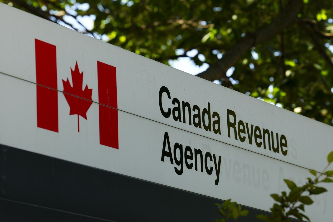 Canada Revenue Agency shuttering drop box filing system after tax season closes