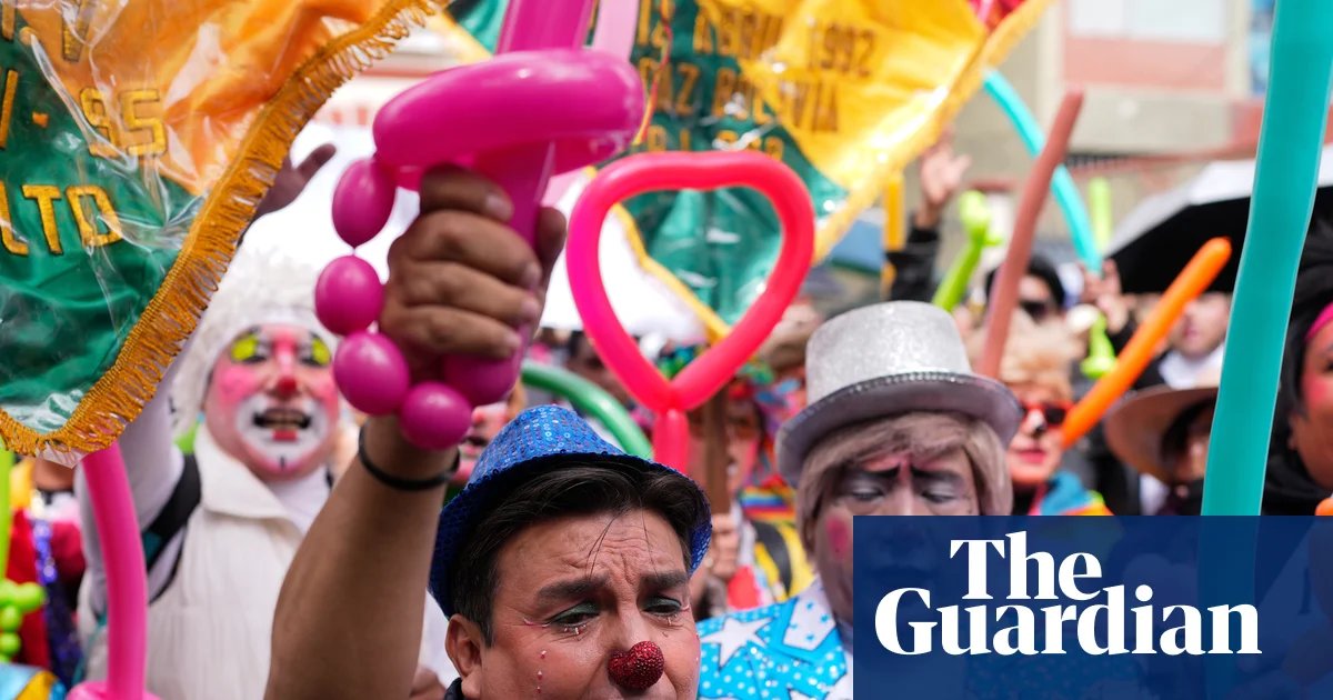 Sad faces all round as Bolivia’s clowns protest over decree threatening their livelihoods | Bolivia