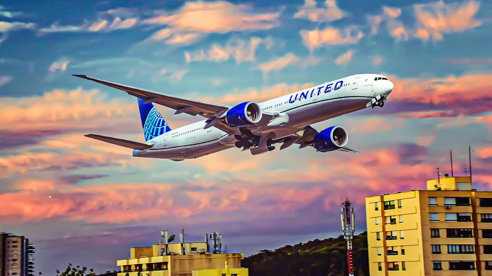 How United Airlines Is Quietly Benefiting From Middle East Airspace Disruptions