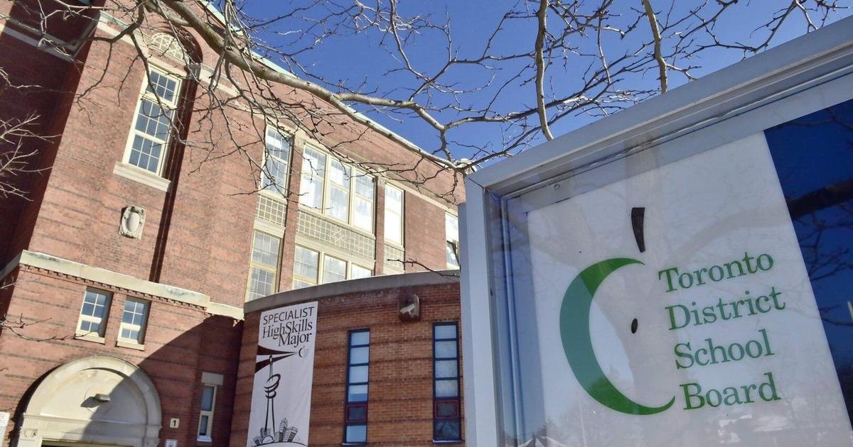 11 bomb threats at Toronto schools Monday but no credible threat, police say