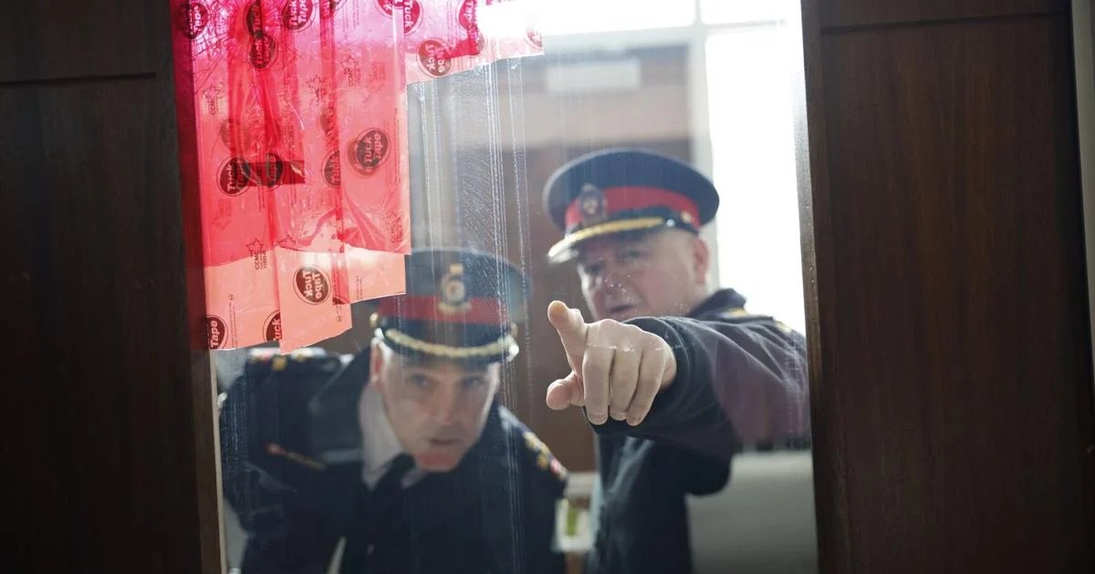 'We all stand together:' Toronto Jewish community rallies in the wake of synagogue shootings
