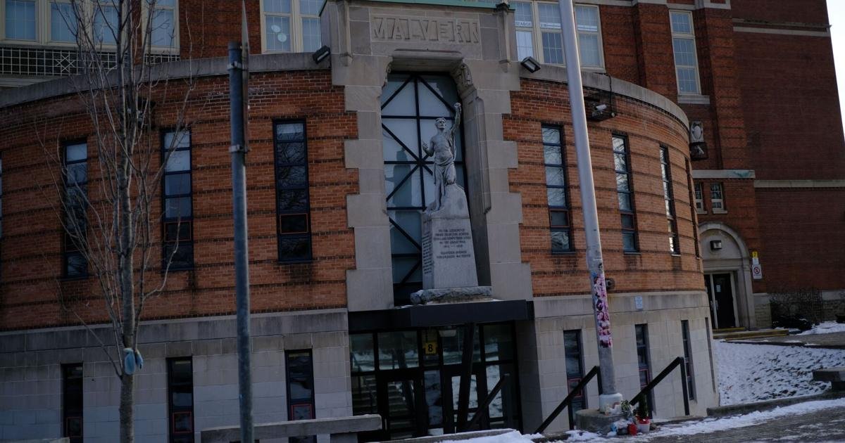 TDSB rejects parent plan to guard entrance to school's vandalized washrooms