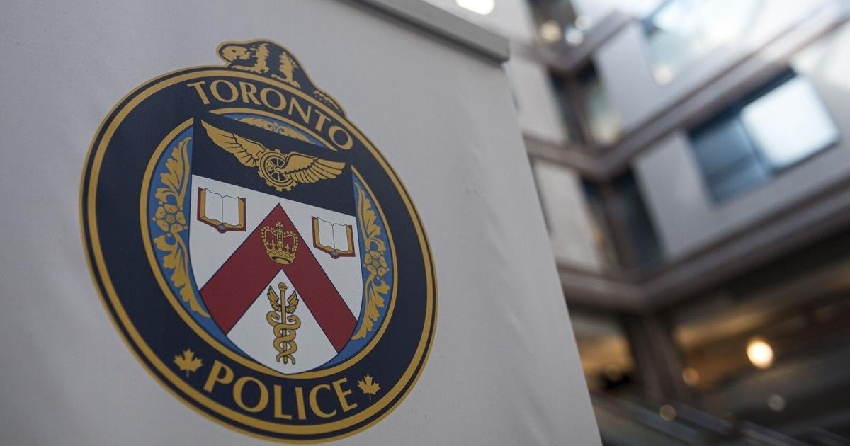 2 charged in phishing scam involving alleged Toronto police impersonators