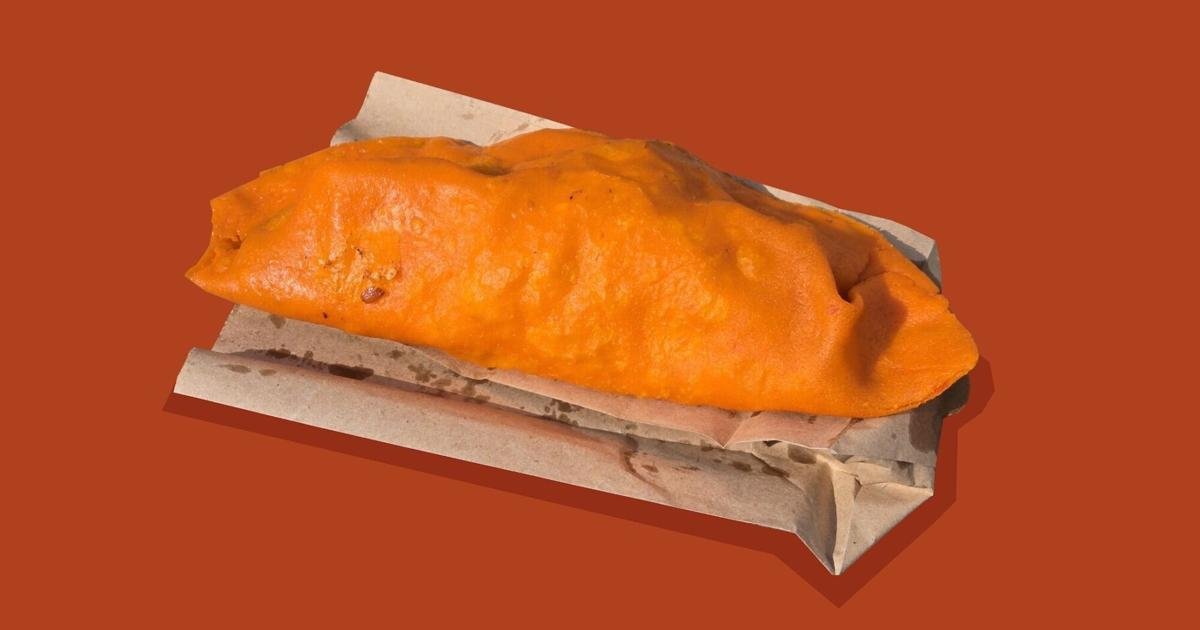 This $7 'blazing sunset' empanada is a viral Filipino treat — and the best thing I ate in Toronto this week