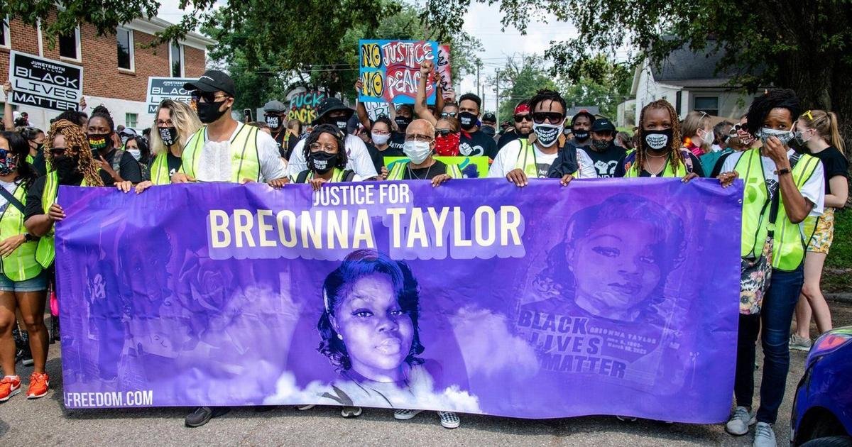Feds move to dismiss charges against officers accused of falsifying warrant in Breonna Taylor raid