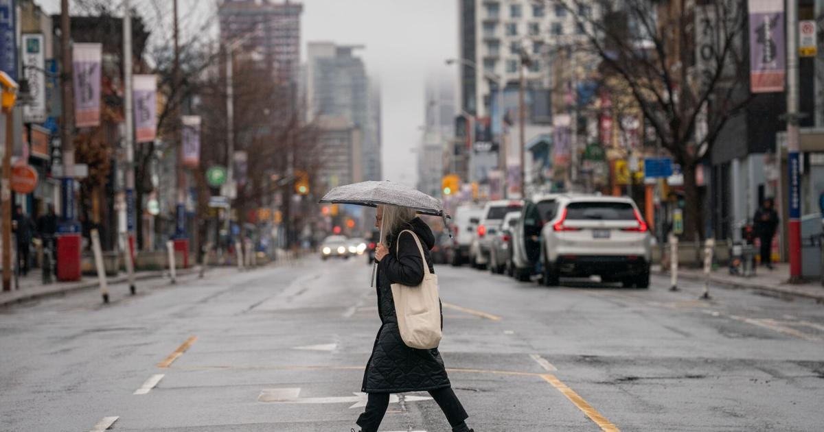 Showers and mild weather round out first weekend of spring in Toronto