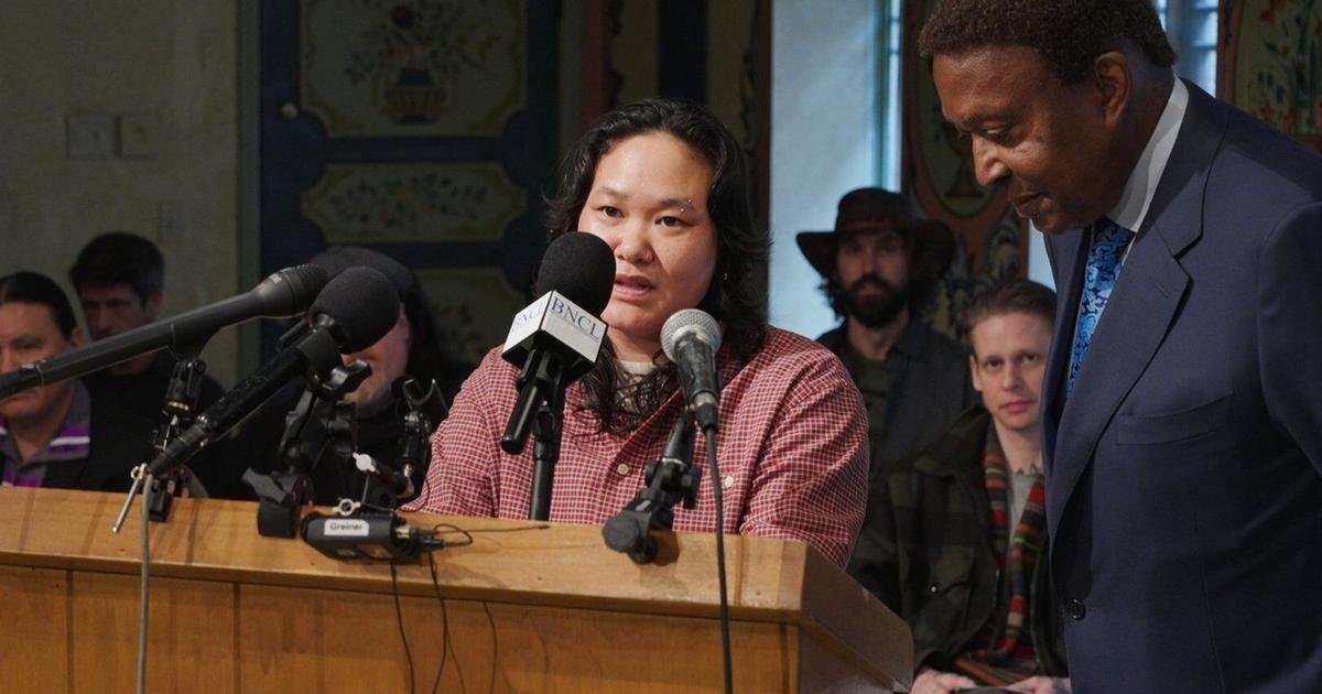 A Minneapolis woman recounts death of Alex Pretti as lawyers eye a class action lawsuit