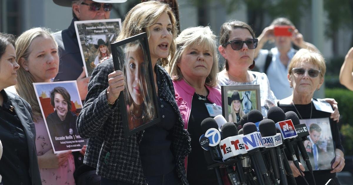 Most Canadians support banning social media for those under 16: Survey