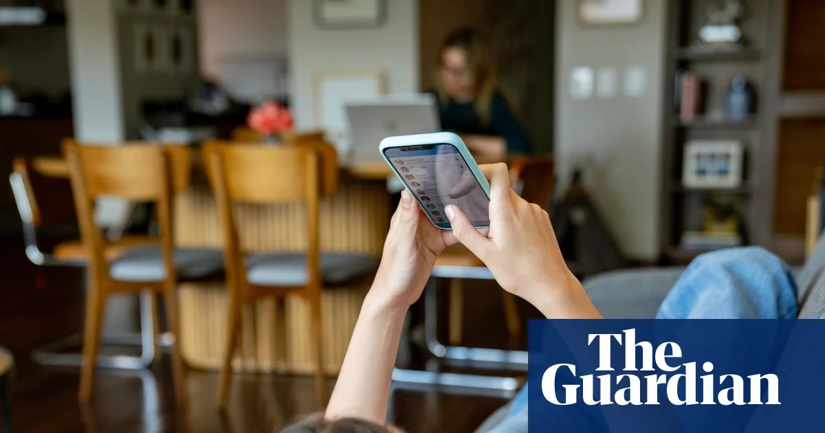 Hundreds of UK teenagers to trial six-week social media curbs for major study | Social media ban