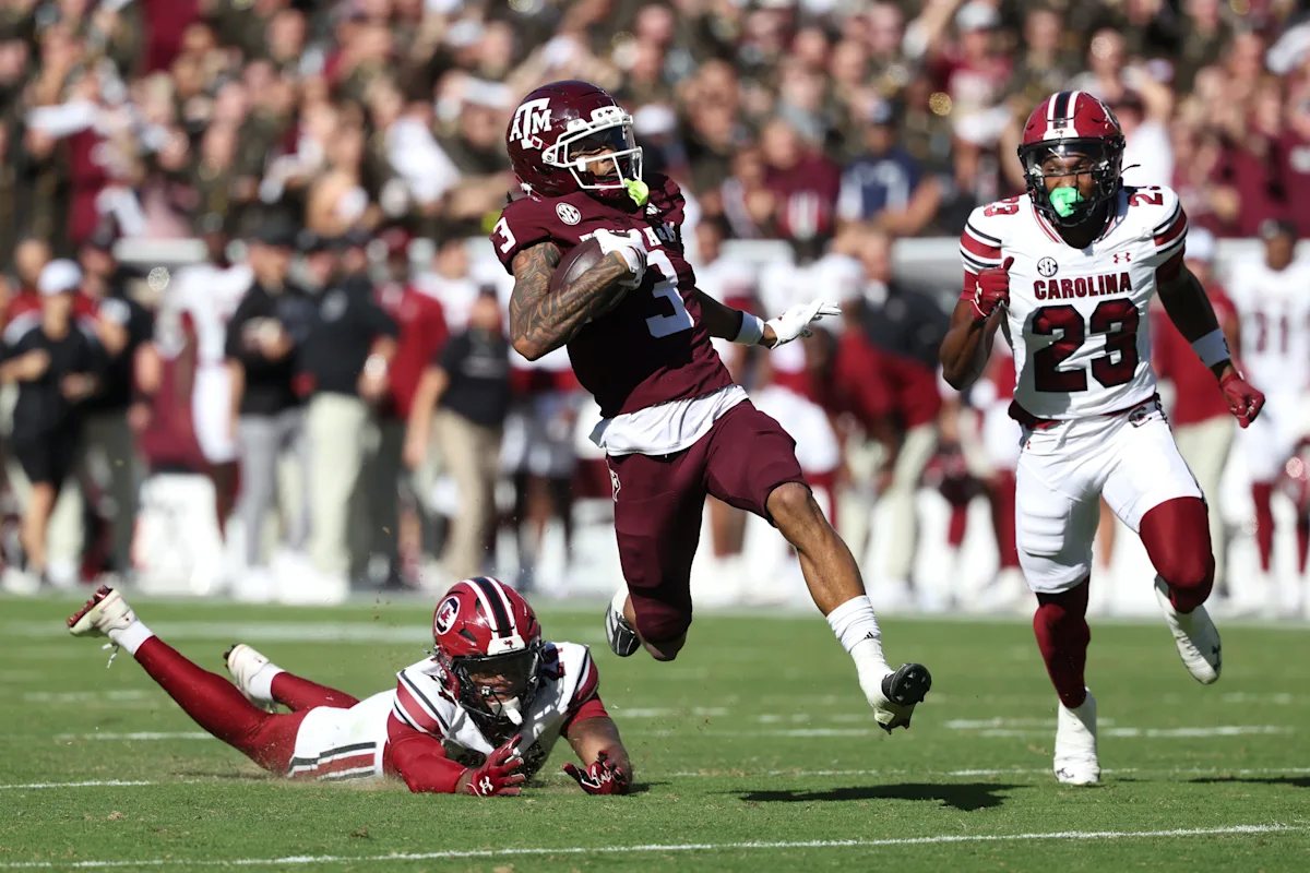 Texas A&M junior wide receiver leaves spring practice with injury