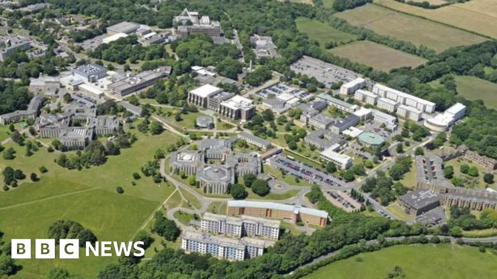 Uni student among two dead in Kent meningitis outbreak