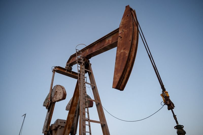 Oil prices drop on prospect of Middle East ceasefire easing supply disruption
