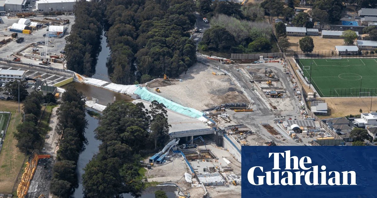 Contractor warned to ‘step up’ and finish Sydney’s maligned M6 motorway or face the consequences | New South Wales politics