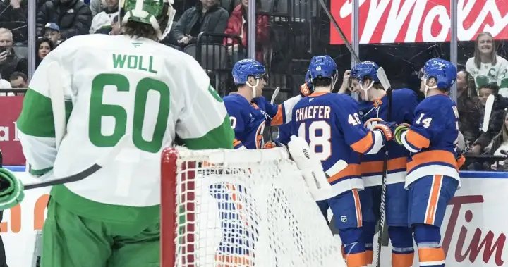 New York Islanders down Maple Leafs 3-1