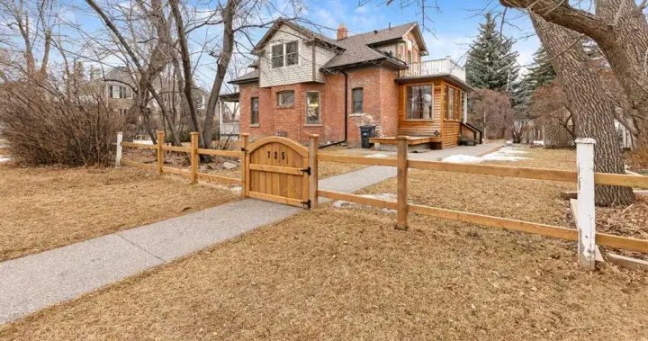 Former PM Joe Clark’s boyhood home hits the market for less than $1 million