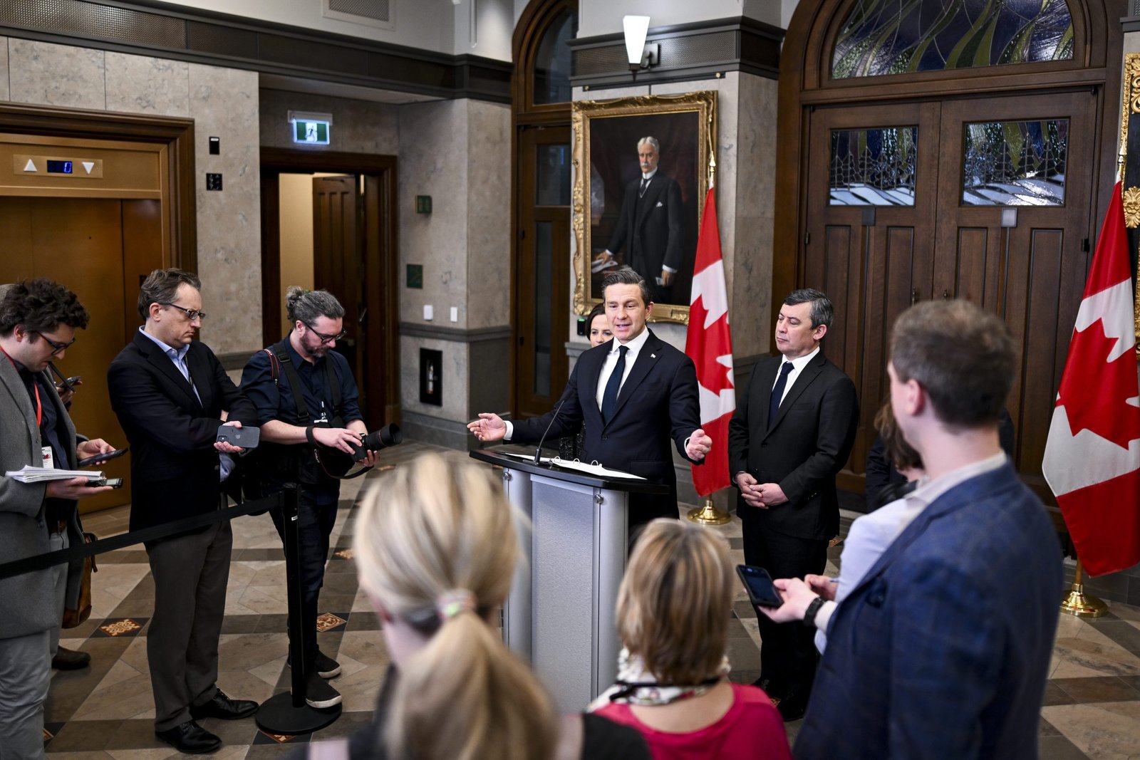 Conservatives seek to remove barriers to shipping alcohol across provincial borders