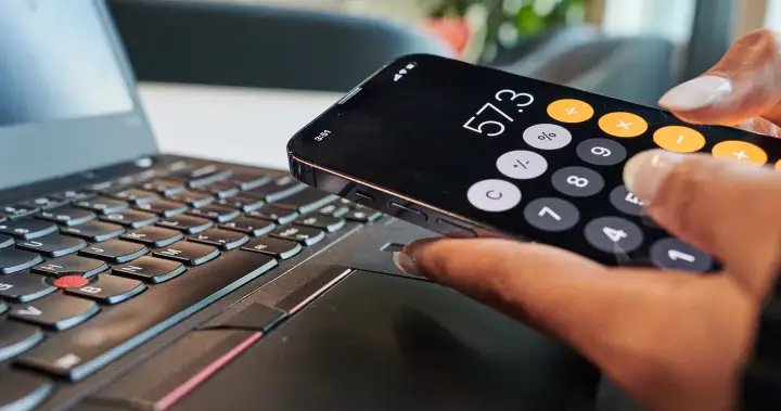 3 in 4 Canadians say they are paying more for home, car insurance: survey – National