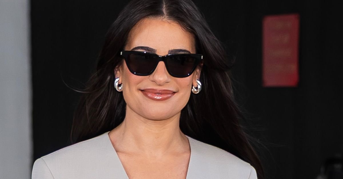 The Chic Way to Style a Blazer in Spring 2026