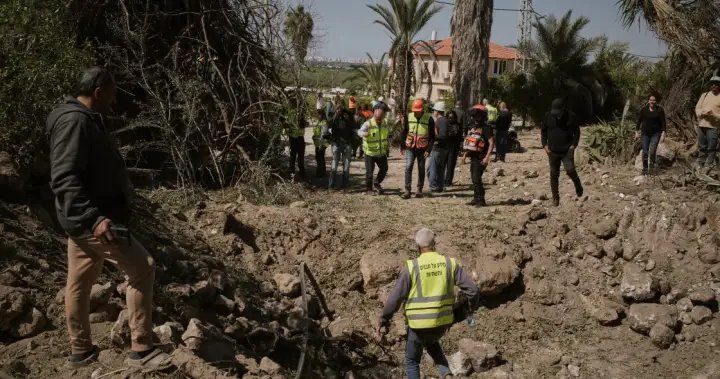 Iran pummelled by new airstrikes as it launches attacks on Israel, U.S. bases – National