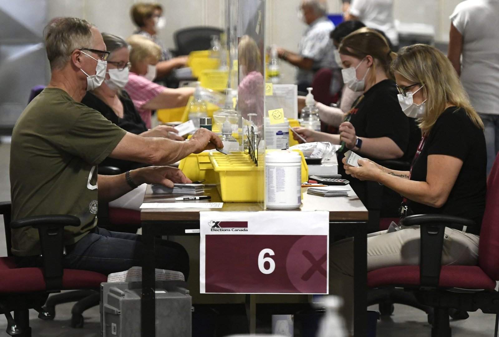 Minority Liberal government set to unveil proposed election law changes as Carney heads to Halifax