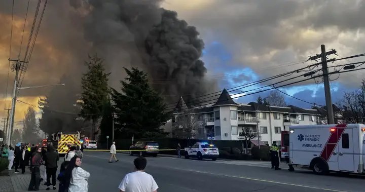 Fire engulfs Mission seniors’ home, residents forced to evacuate – BC