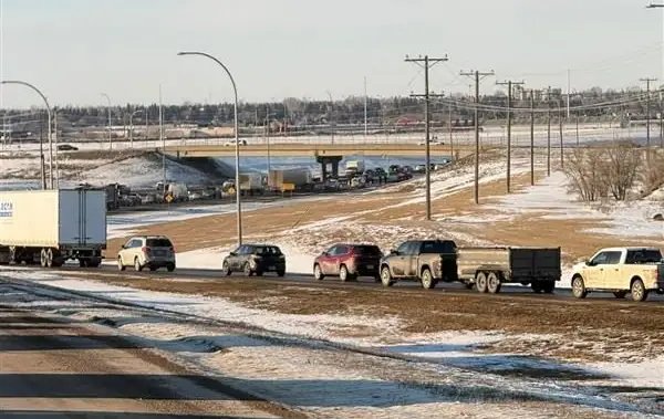 Overpass strike backs up Saskatoon’s Circle Drive for second time in a week – Saskatoon