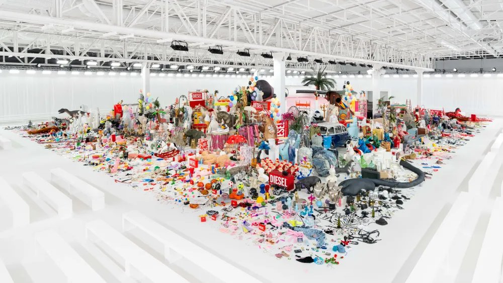 Italian Communication Company FSB Group Debuts Runway Division