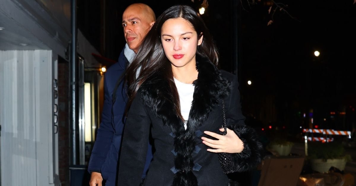 Cigarette Jeans are Trending—These are the Shoes They Look Best With