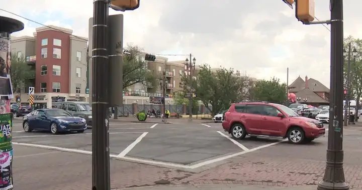 Edmonton removing all 3 scramble crosswalks along Whyte Avenue – Edmonton